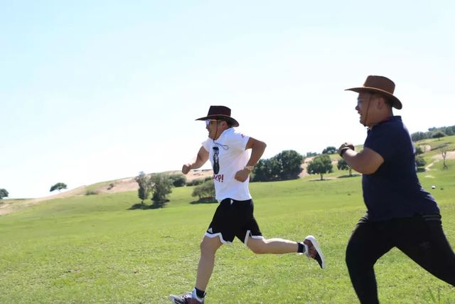 乾港集团高层草原自驾游 乾港集团高层草原自驾游