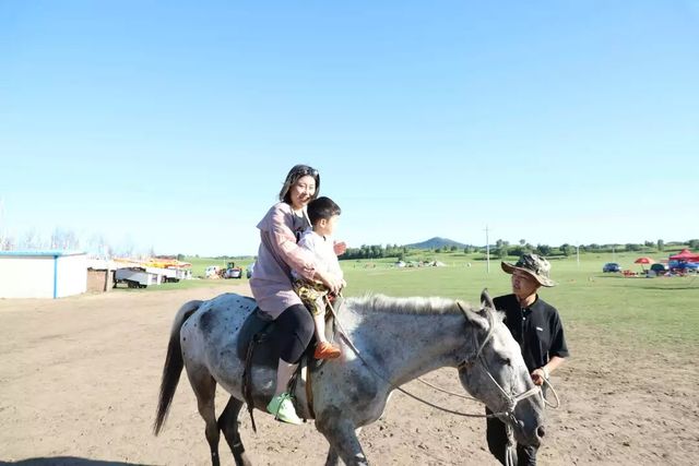 乾港集团高层草原自驾游 乾港集团高层草原自驾游
