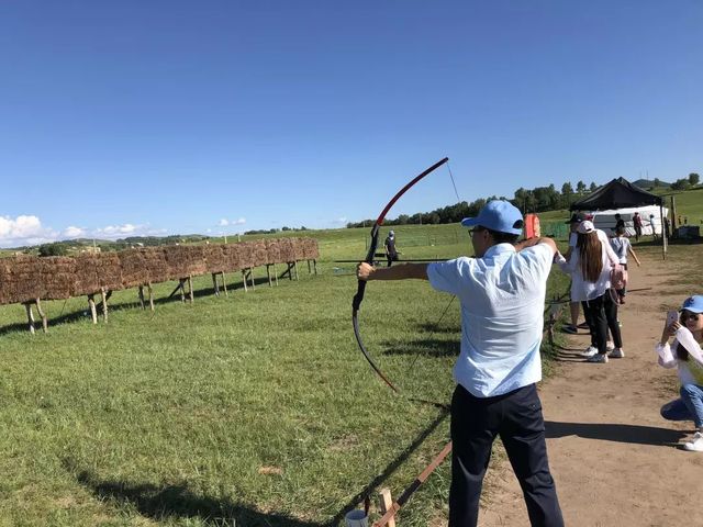 乾港集团高层草原自驾游 乾港集团高层草原自驾游