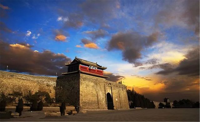 乾港慰问一线干警 乾港慰问一线干警