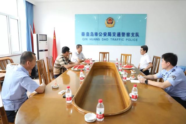 乾港慰问一线干警 乾港慰问一线干警