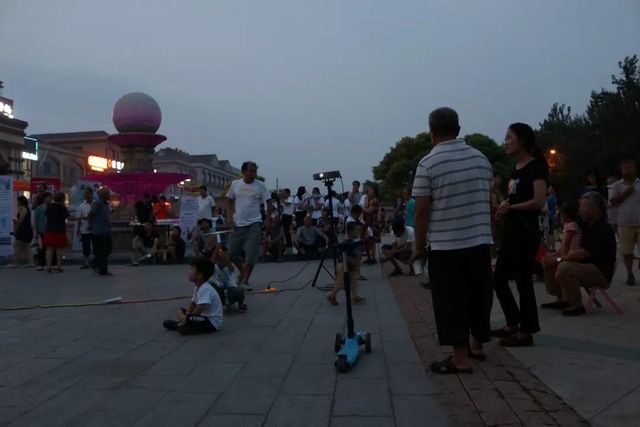 “百场电影进社区”大型公益活动 “百场电影进社区”大型公益活动