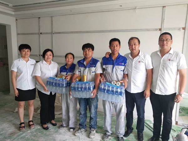 乾港集团高层慰问一线员工