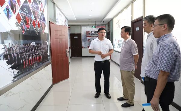 海港区政府领导莅临乾港 海港区政府领导莅临乾港