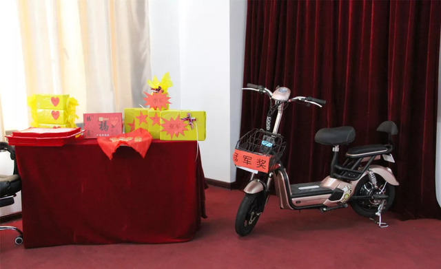 乾港集团八月员工表彰大会 乾港集团八月员工表彰大会