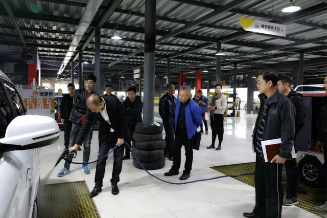 总工会领导莅临乾港 总工会领导莅临乾港