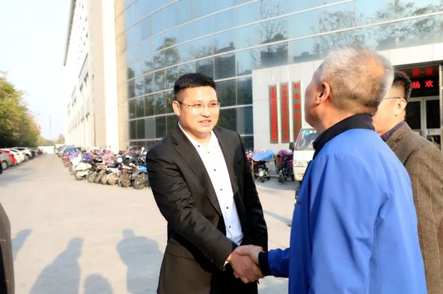 总工会领导莅临乾港 总工会领导莅临乾港