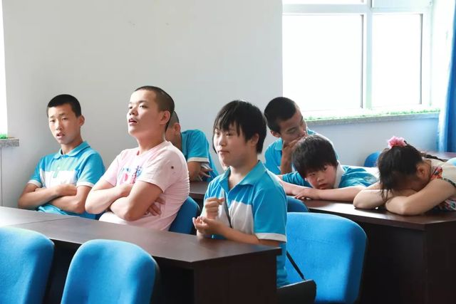 乾港关爱儿童 乾港关爱儿童