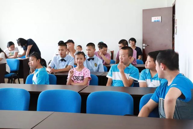 乾港关爱儿童 乾港关爱儿童