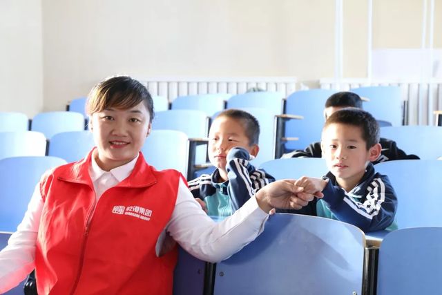 慰问孤儿院 慰问孤儿院