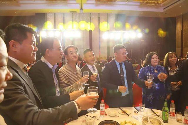 晚宴时间 晚宴时间