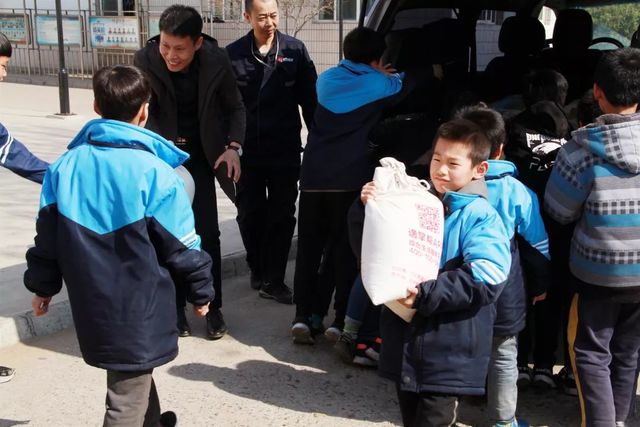 乾港爱心慈善日 乾港爱心慈善日