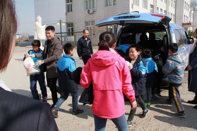 乾港爱心慈善日 乾港爱心慈善日