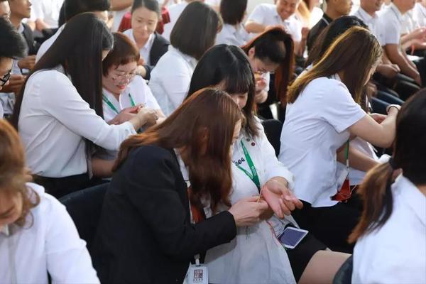 乾港集团 乾港集团